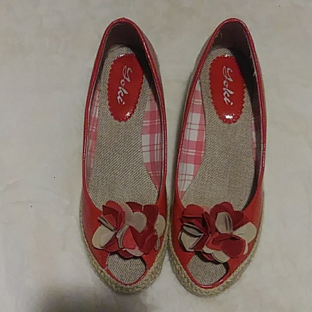 Shoes - Picture 2 of 3